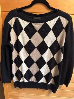 Banana Republic Black and Cream Argyle Crewneck Sweater